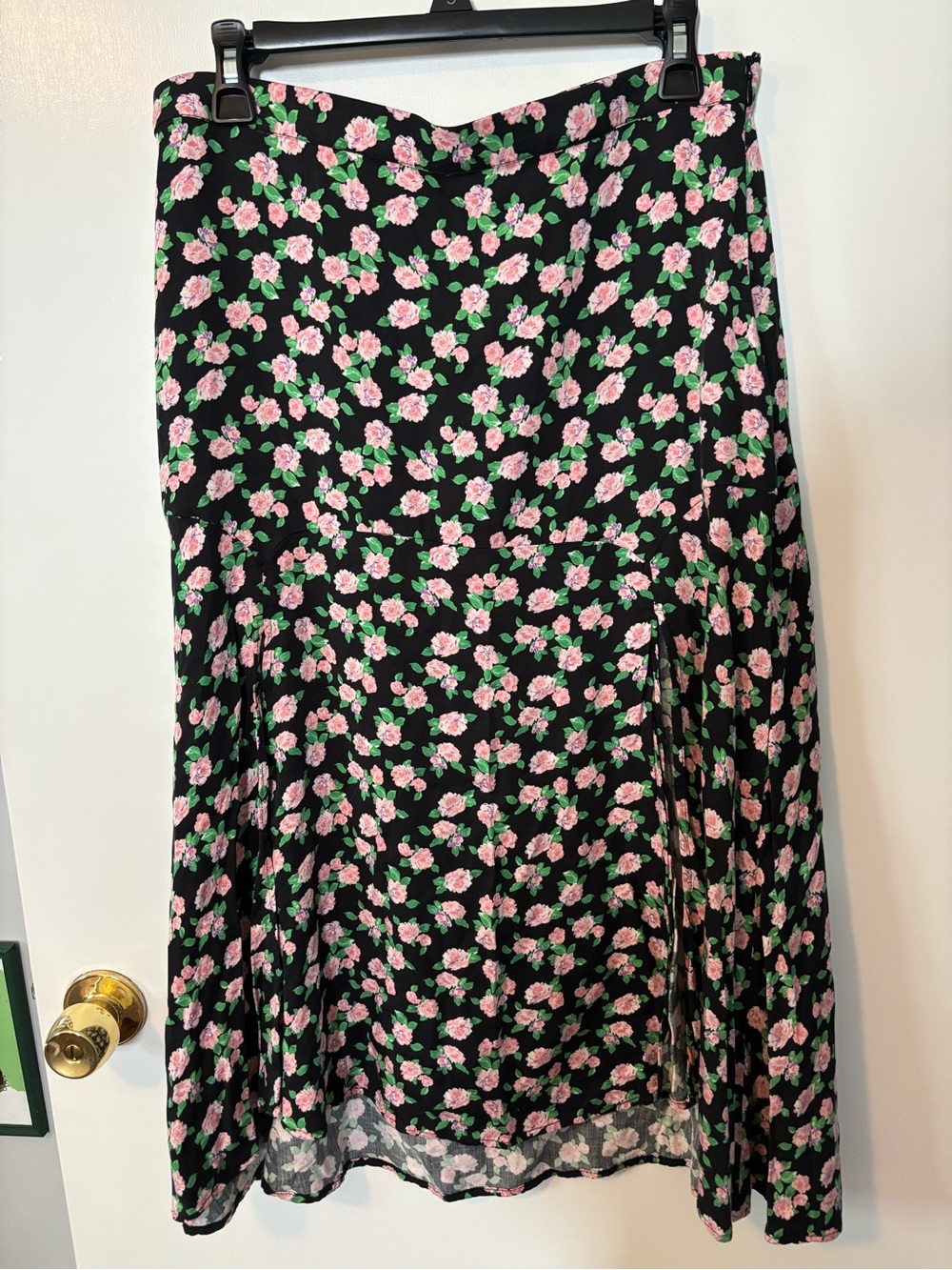 Feminine Flirty Flowy Zara Floral Print Black Midi Skirt Women’s XL